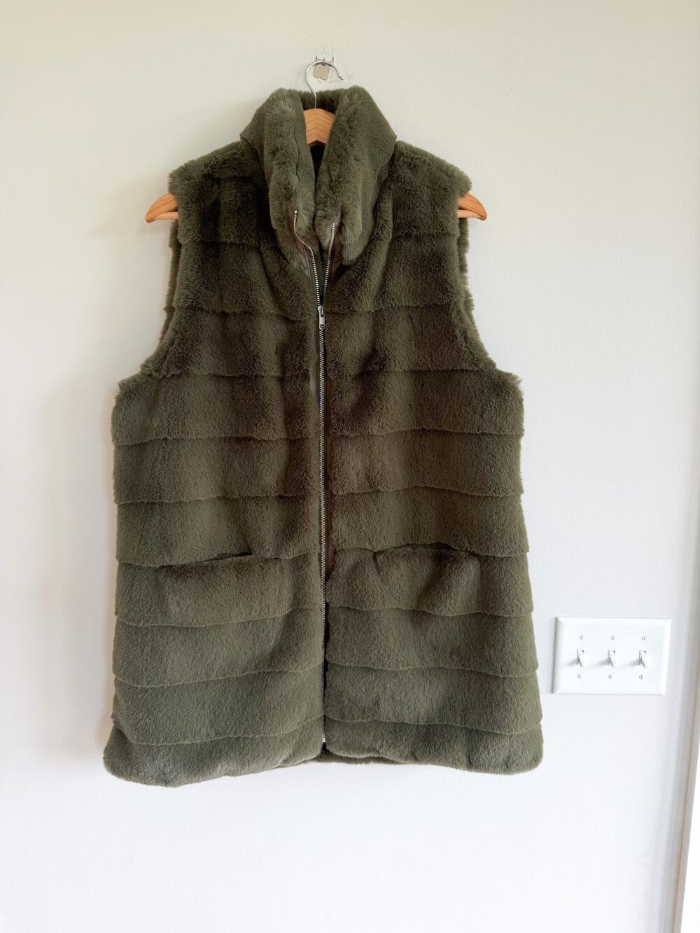 Donna Salyers Fabulous Faux Horizontal Panel Zip Up Vest Green L